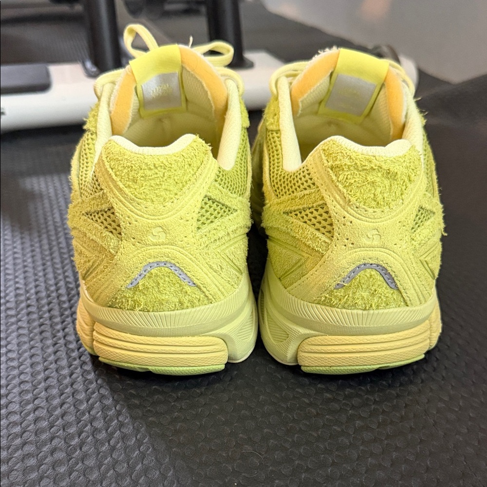 Saucony x 3sixteen ProGrid Guide 7 “lime” colorway - Picture 3 of 7